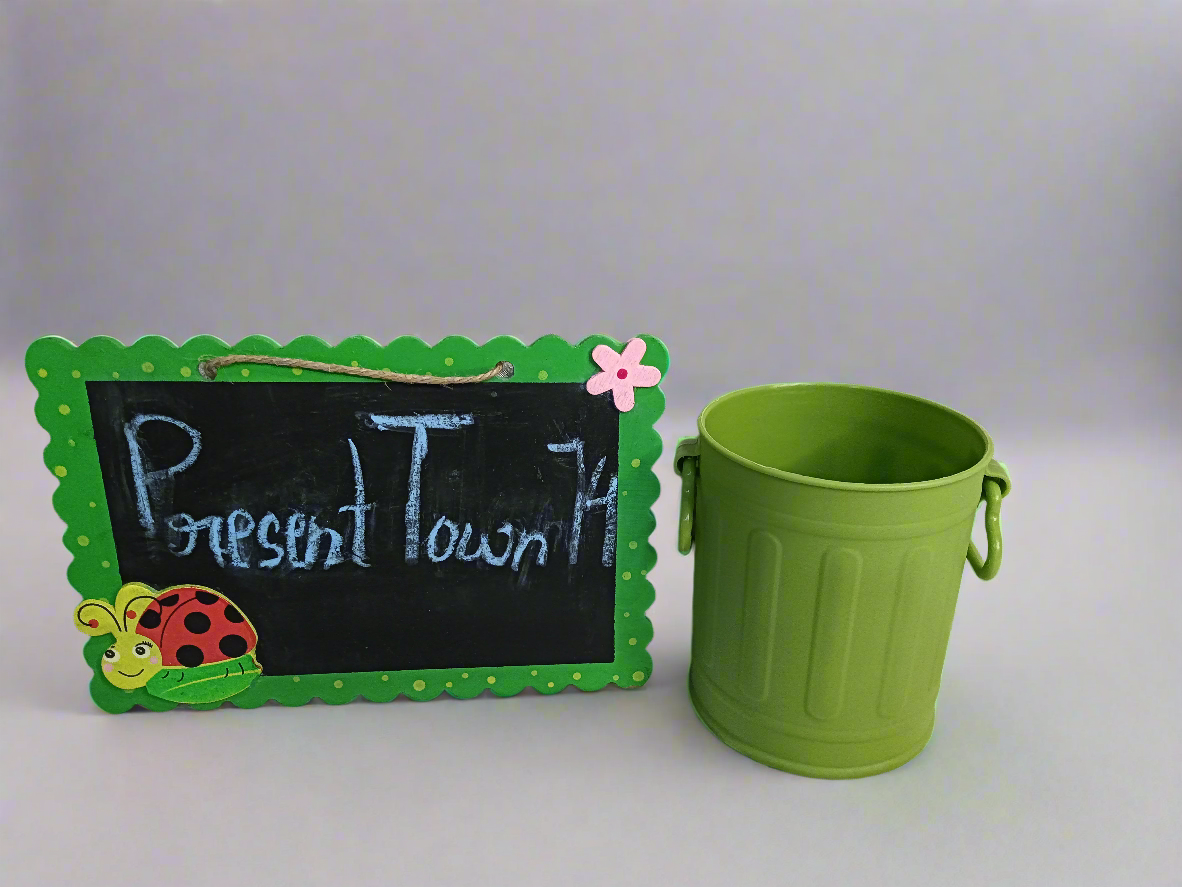 Wall Hanging Pen Stand